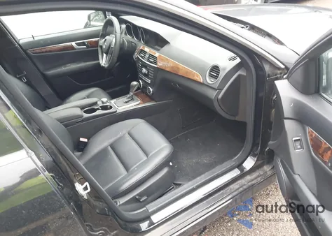 2014 Mercedes-Benz C 250 Sport from USA, damaged, VIN WDDGF4HB7ER309788